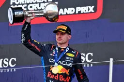 Alain Prost diz bobagens: Os títulos mundiais de Verstappen realmente valem mais!