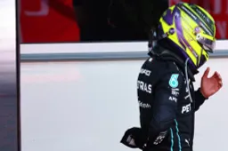Wolff uncertain about Hamilton's fitness: "Have someone on reserve"