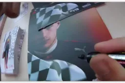 Intussen in Sotsji: Verstappen en Ricciardo zetten krabbels voor fans