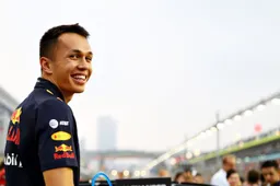 Albon reist strijdlustig af naar Rusland: "Voel me steeds meer thuis in de wagen"