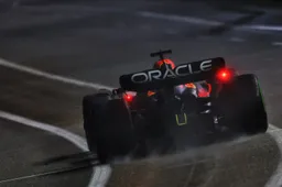 Verstappen keihard voor team: "Die logica klopt natuurlijk niet"