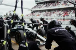Mercedes light up testing in Barcelona with new illuminations!