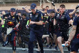 Constructors' standings | Red Bull and Mercedes run away with the prizes