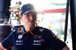 Verstappen bekommt neue Motorenteile und tauscht (erneut) seinen Auspuff aus