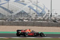 Friday's summary: Lewis' rear wing under discussion, tension in front