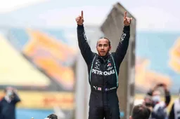 BREAKING: Lewis Hamilton renews his contract with Mercedes!