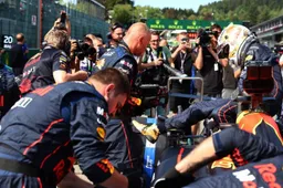 Compliment Verstappen: 'Hij is een kampioen en de beste in zijn sport'