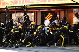 Ricciardo left "frustrated" at tyre strategy