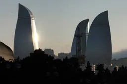 Aggiornamento meteo a Baku: nuvole e vento abbassano le temperature