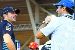 Ricciardo ride della faida Russell-Verstappen: "Mai visto George così arrabbiato".