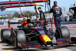 Villeneuve predicts: "Mercedes in front, followed by Red Bull"