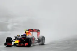Hoe Verstappen Rosberg knap passeerde op Silverstone in 2016!