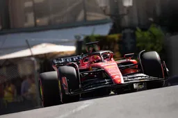 Ferrari maakt excuses richting Leclerc: "Duidelijk een fout gemaakt"