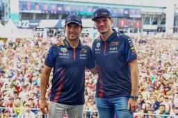 Verstappen responds to old tweets: 'This is sh*t!'