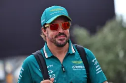 Alonso adverte Verstappen: "Tem que se comportar decentemente"