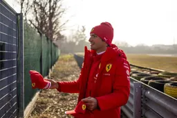 Sainz lovend over de wereldkampioen: 'Dat bewonder ik aan Verstappen'