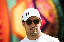 Hamilton: "Red Bull hilft Perez überhaupt nicht".