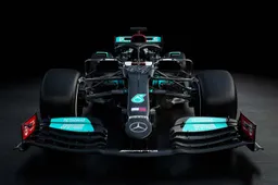 Lovende reacties voor 'prachtige' W12 van Mercedes: 'Wat een beest'