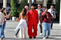 Lewis Hamilton est arrivé à Maranello : voici à quoi ressemble son premier jour chez Ferrari