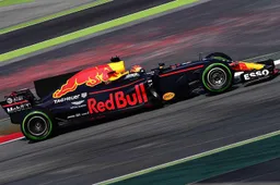 Lunchupdate testdag 4: Verstappen snelste op regenbanden!