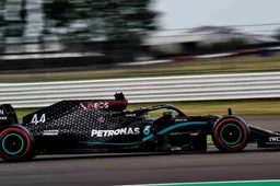 Mercedes critical of rival teams: "So I guess it’s about manning up"