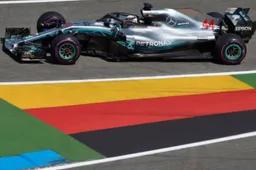 ''Het was niet de kerb die zorgde voor het uitvallen van Hamilton''