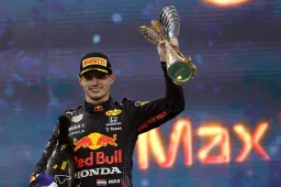 Verstappen glundert: 'Vergeet nooit dat ik hier mijn eerste titel won'