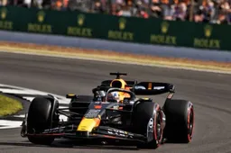 Verstappen claims pole in Silverstone ahead of Norris, Perez P16