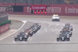 Verstappen passes Hulkenberg at the start, Vettel falls all the way back