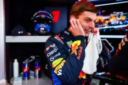 ¡Imágenes únicas de Max Verstappen cantando!