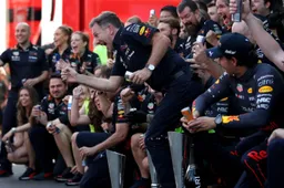 Rapportcijfers teams | Mercedes op plek Ferrari, Red Bull weer perfect