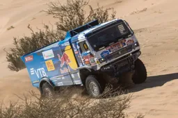 Dakar etappe 1: Lekke banden, verrassende winnaars en problemen voor Nederlanders