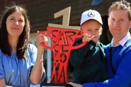 Hamilton en Mercedes reageren op tragisch overlijden 'spirit angel', Harry Shaw(5)