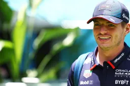 Verstappen snapt er niks van: “Ik dacht: dit moet een grap zijn”