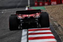 Sainz and Alonso must report to the stewards