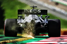 Mercedes komt belofte na en 'teased' livery van de W12