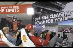 Video: Kan Vettel verslagen worden in een race-simulator?