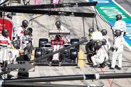 Alfa Romeo bestraft na incident met wiel van Raikkonen