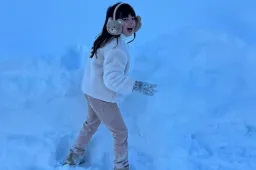 Verstappen, Kelly Piquet et Penelope s'amusent dans la neige