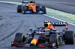 Perez wijst Verstappen aan als schuldige: 'Het was niet ideaal'