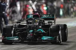 Hamilton analyseert andere coureurs: 'Het draait allemaal om opvoeding'