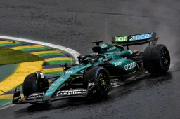 Bizarre: Lance Stroll causes an abandoned start after formation lap crash