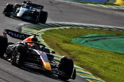 Update | Verstappen bestraft voor incident met Hamilton in GP Brazilië