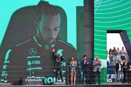 Hamilton elogia il team Mercedes: "Stiamo andando nella giusta direzione".