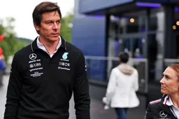 Ordem de equipe da Mercedes no Japão teria sido dada por Wolff