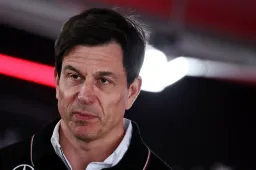 Red Bull steht mehr unter Druck: Treibt das Verstappen zu Mercedes?