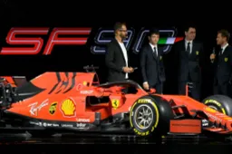 Sebastian Vettel: "Het is dat ik een pak aanheb, anders sprong ik er meteen in!"