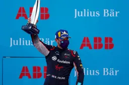 Frijns mist op een tiende overwinning in Formule E, De Vries valt weg in slotronde