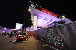 F1 Live | Follow FP1 for the Las Vegas GP