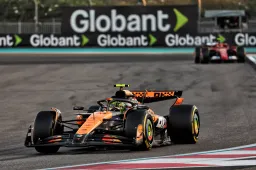 Lando Norris gana en Abu Dhabi, McLaren Campeón a pesar de un monumental Leclerc